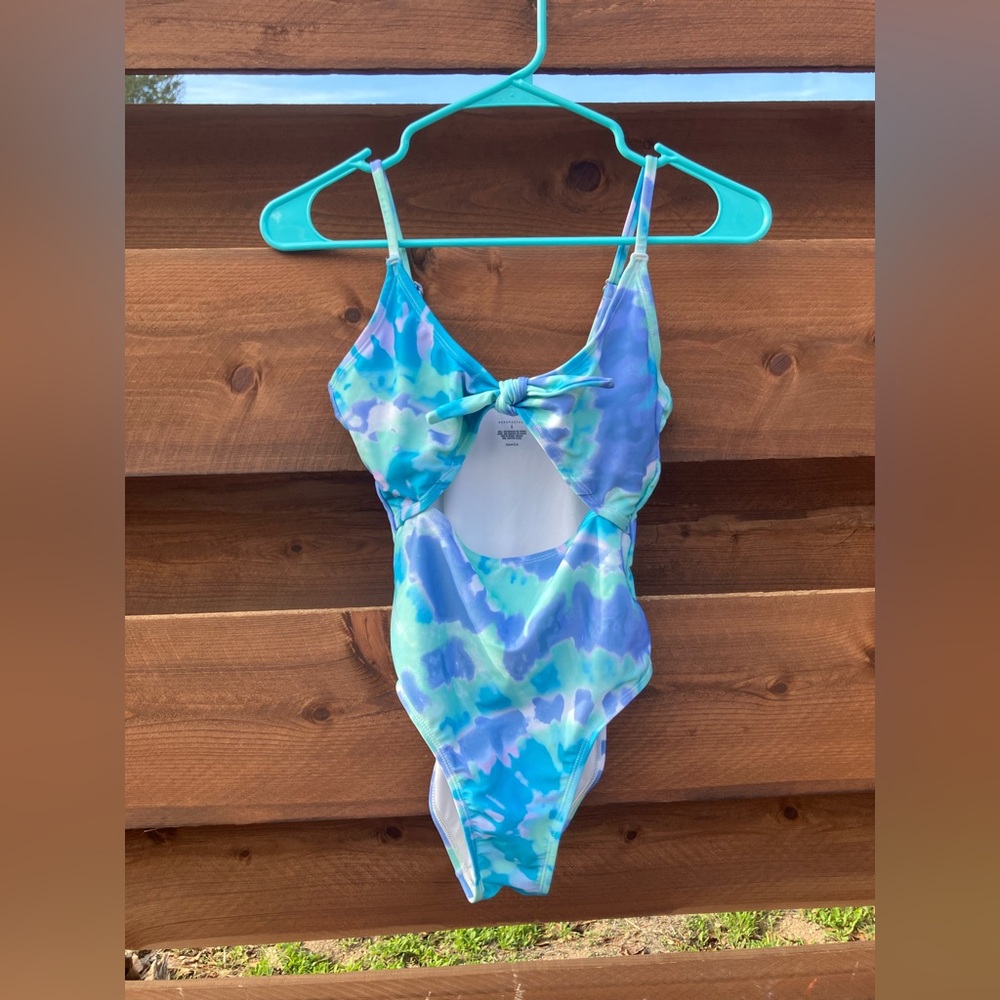 Aeropostale NWOT Blue Tie Dye Onepiece Swimsuit with Cutout Size Small